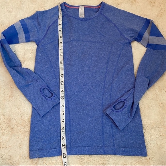 Ivivva lululemon Sz 12 blue Fly tech Thumbhole - Picture 9 of 9